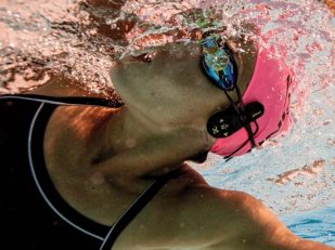 FINIS ‘Duo’ Underwater MP3 Player Lets You Swim with Swagger