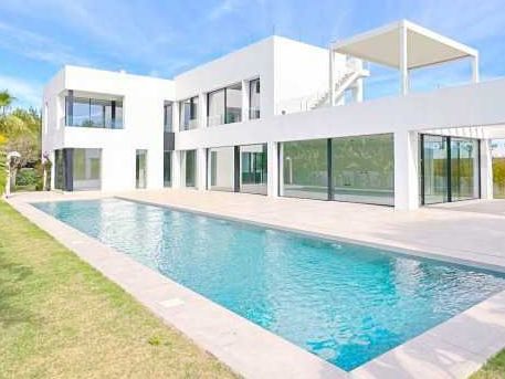 Discover the Ultimate Experience with Luxury Ibiza Villas