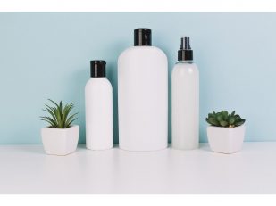 Red Light Cap vs. Hair Growth Shampoos: Which Is More Effective for Thinning Hair?