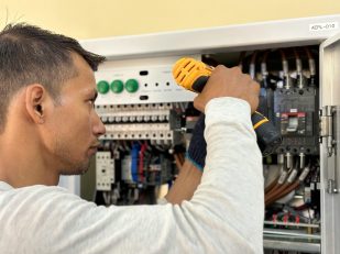 24/7 Solutions in a Pinch: Calling an Emergency Electrician Makes Life Easier