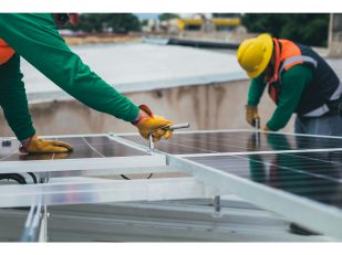 How to Choose the Right Panel Installation Company for Your Home