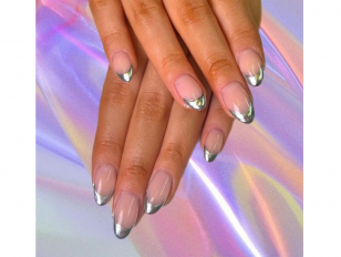 Learning Beauty Skills Online in the Age of AI: A Career That Still Needs Human Hands