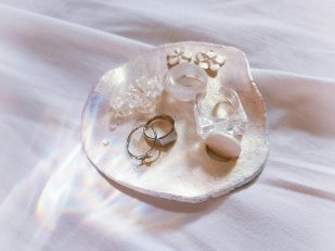 The Rise of Crystal Jewellery in Modern Gift Trends