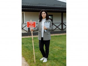 Selling a Luxury Home: Why It&rsquo;s Not Selling and How to Fix It