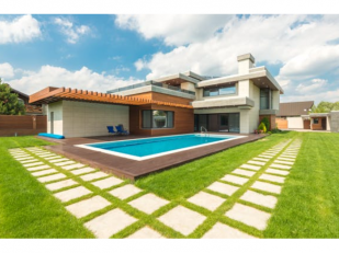 Outdoor Trends That Are Making Homes Feel More Luxurious in 2026