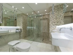 Modern Bathroom Transformations That Redefine Comfort