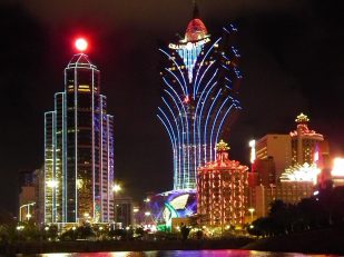 What Makes a Casino Game Feel Premium? A Breakdown of Visual Detail, Sound, and Flow