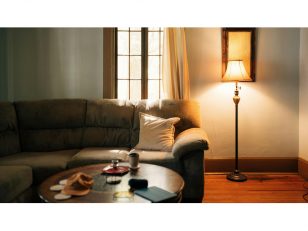 How to Choose the Perfect Floor Lamp for Your Living Space