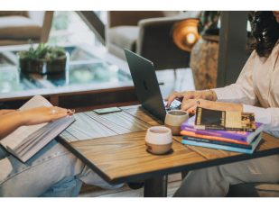 Travel Management Company vs In-House Booking: What&rsquo;s Better?