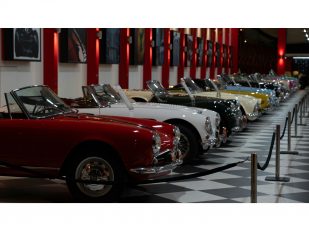 Designing the Ultimate Estate Motorhouse for Your Vehicle Collection