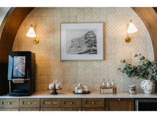 Crafting the Perfect Cup: Luxury Coffee at Home