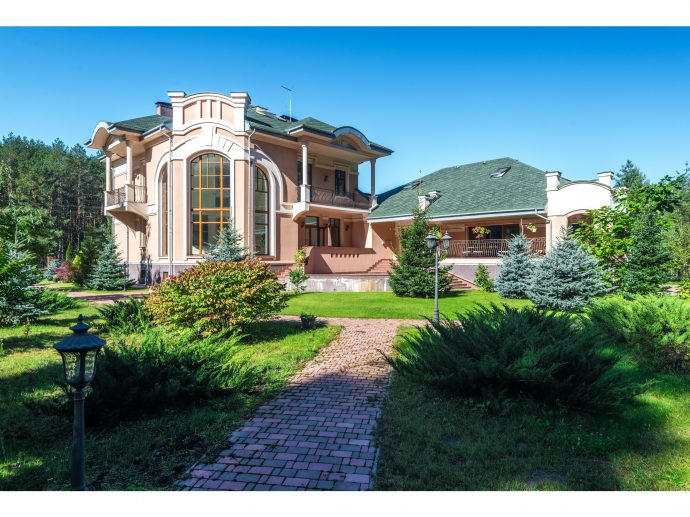 Luxury Real Estate Trends: Maximizing Value Through Cash Sales