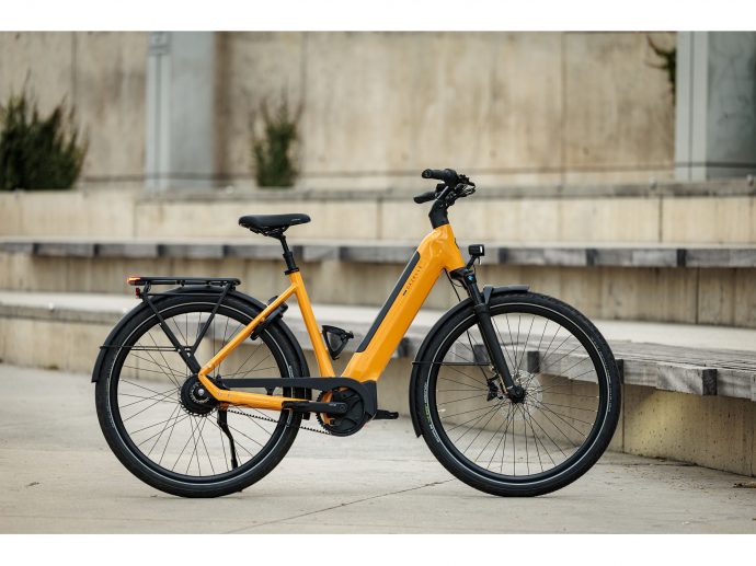 Gazelle Reclaims the Commute: The New 28 MPH Ultimate Platform Arrives in North America