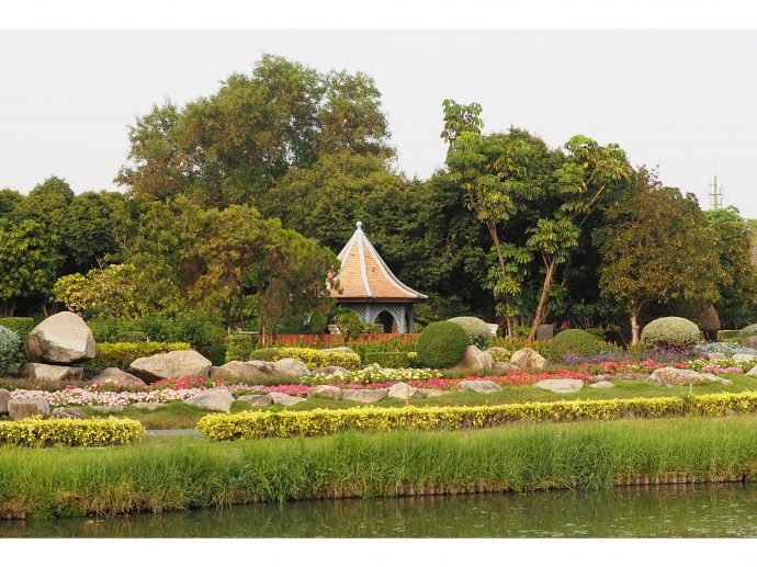 How to Create a Fancy Garden at Home