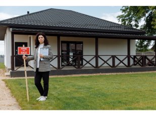 Selling a Home in a Small Town: The Essential Homeowner's Guide