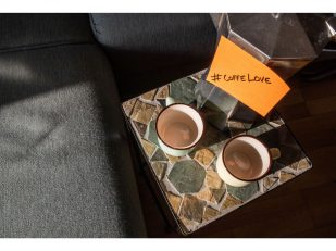Glass Travel Mugs vs. Stainless Steel: Which is Better for Your Daily Coffee Routine?