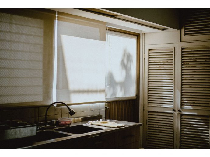 How to choose blinds for a contemporary kitchen