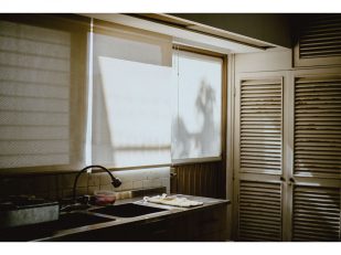 How to choose blinds for a contemporary kitchen