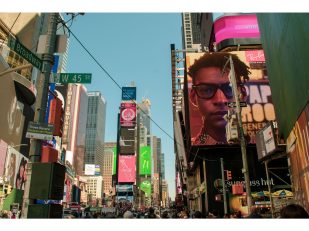 6 Tips for Creating Effective Custom Signage for Your Business