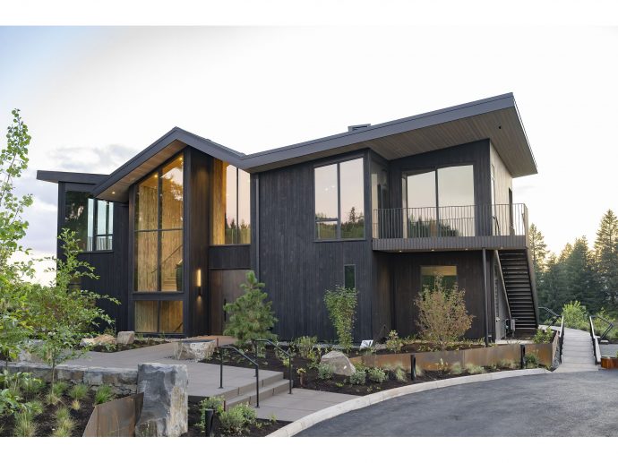 Perl&eacute;e Opens In Oregon's Dundee Hills