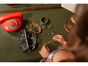 How Handcrafted Solid Gold Jewelry Elevates Everyday Style