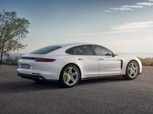 New hybrid model of the Panamera unveiled