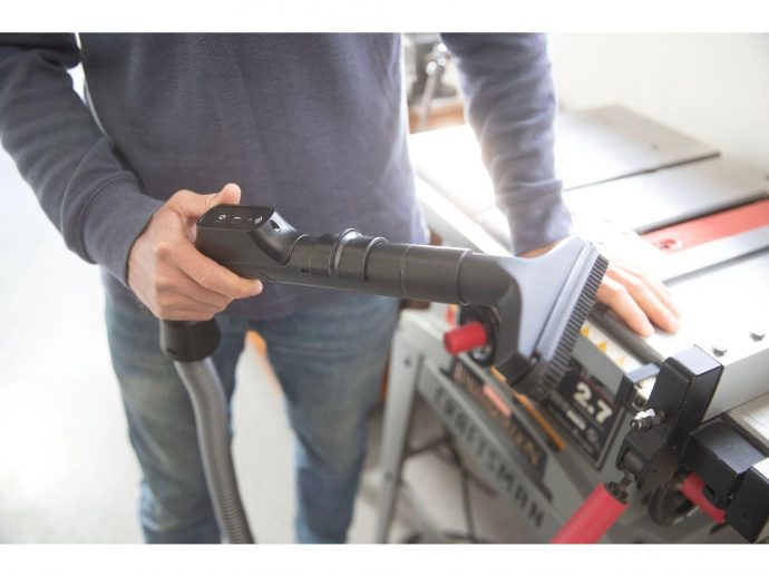 Industrial Vacuum vs. Garage Vacuum vs. Regular Vacuum: Which One Do You Need?