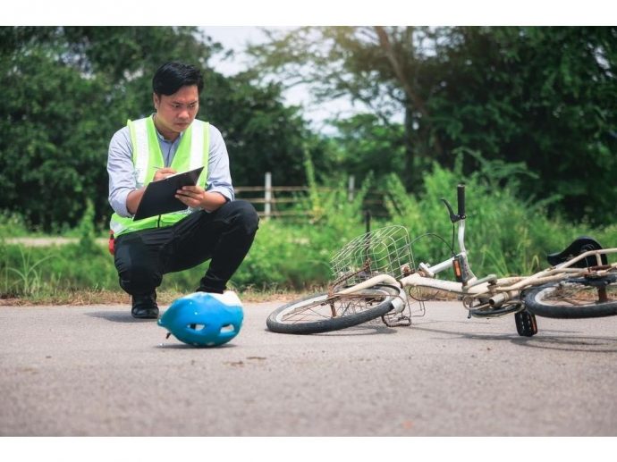 How a Bicycle Accident Lawyer Handles Conflicting Versions of a Crash