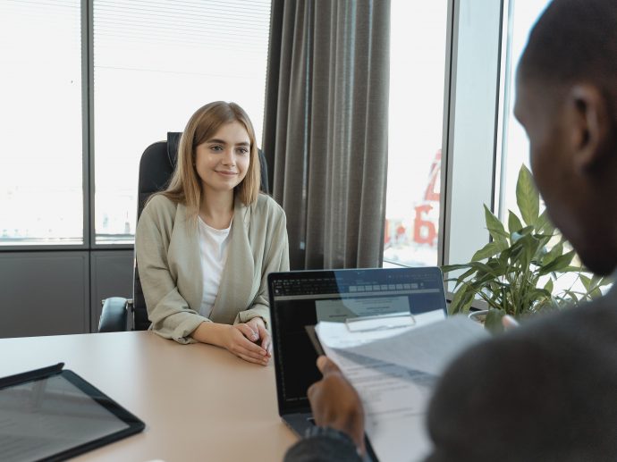How Integrated HR Systems Simplify Company-Wide Reporting