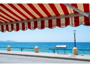 How Long Should a Luxury Retractable Awning Last on a Detroit Estate?