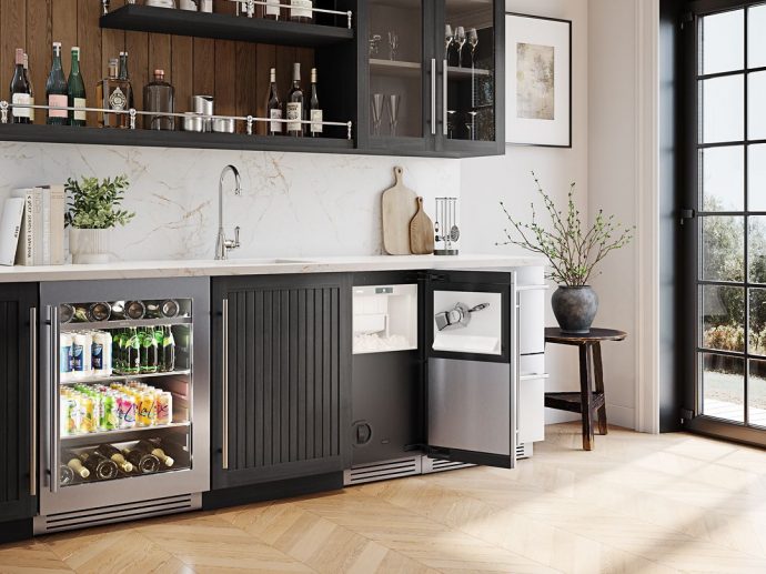 Zephyr Introduces the Presrv&trade; Gourmet Clear Ice Machine