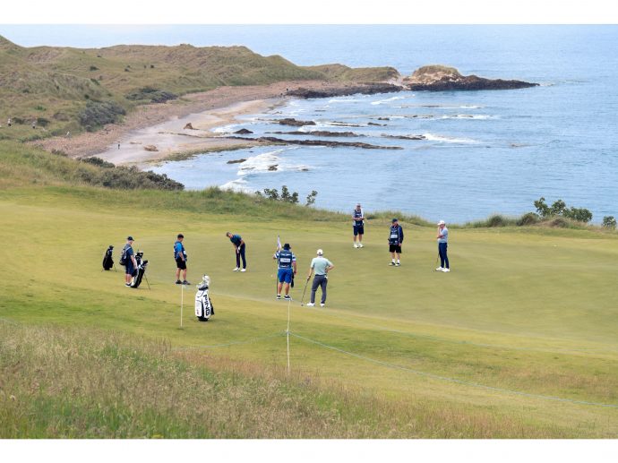Who Sets the Price When a Golf Community Is Almost Sold Out?