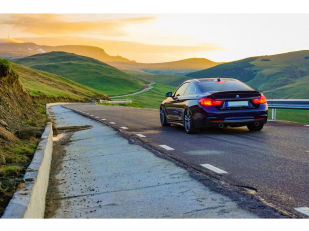 The Art of the Road Trip: Tech for Luxury Adventures