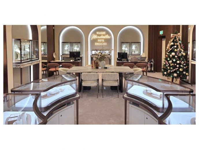 DG Display Showcase Helps Wongs Jewellers' Manchester Store