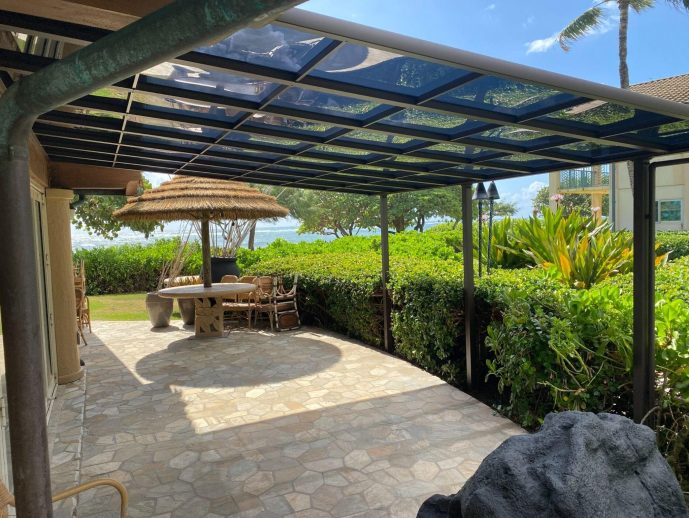 Why Architects Pair Minimalist Aluminum Shade Structures With Modern Homes
