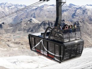 World's Largest and Highest Open-top Aerial Tramway at an Altitude of More Than 3,000m