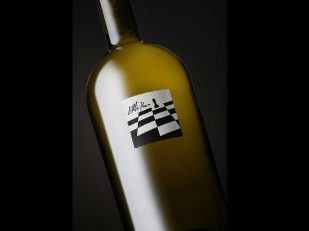 Canada's First 100-point Score Awarded to CheckMate Artisanal Winery Chardonnay