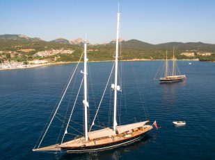 VAGRANT Wins ‘Best Rebuilt Yacht’ Award