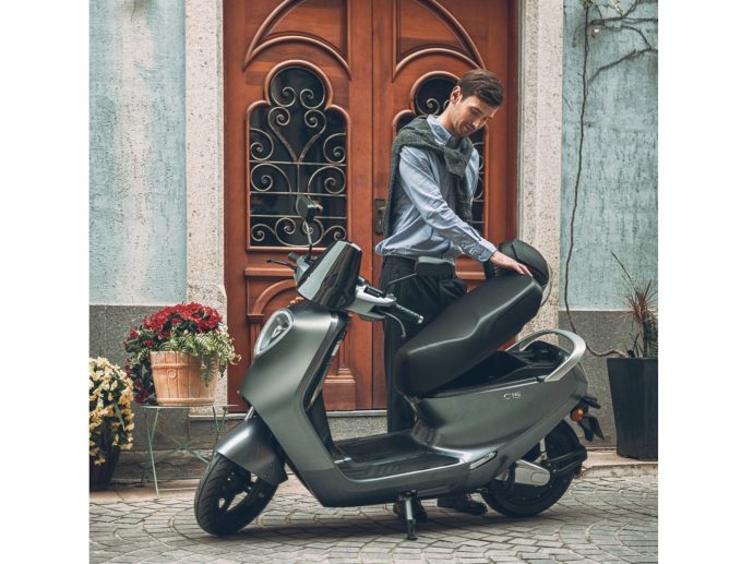 Electrify Your Summer: Yadea Powers Green Travel This Season with the Chic C1S Electric Motorcycle