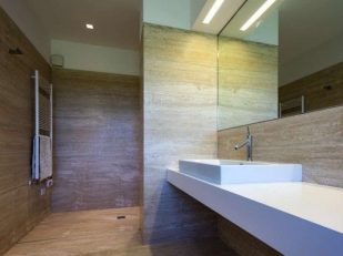 Focus bathroom Marble, natural stones and ceramic for a "natural chic" effect