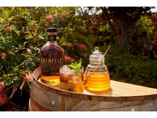 ABERFELDY® Sponsors The Bee Conservancy to Expand Barrels & Bees Program this National Honey Bee Day