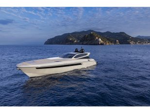 THE NEW ICONIC OTAM 70HT MADE ITS WORLD DEBUT AT CANNES YACHTING FESTIVAL 2021