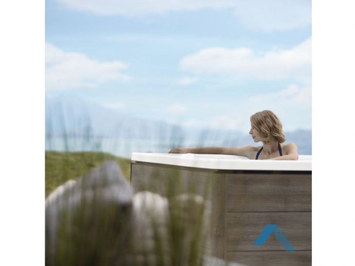 Avonite® Flex: The definition of comfort and elegance for hot tubs and swim spas