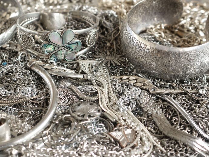 5 Savvy Tips For Finding Outstanding Jewelry Manufacturers