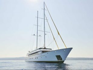 Top 5 Reasons to Charter a Luxury Yacht