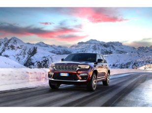 Jeep® Grand Cherokee 4xe now available to pre-order in the UK