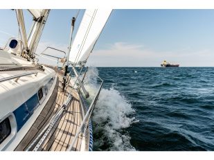 First time sailing Guide [4 Must-Have Tips for Beginners]