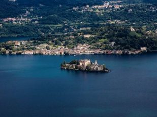 Casa Fantini – super stylish concept hotel on the banks of Italian Lake Orta in Piedmont – available