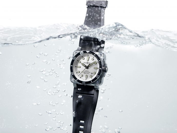 BR 03-92 DIVER WHITE - DISCOVERING THE ICY WATERS