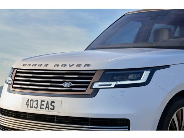 The New Range Rover SV shows its colours for UK event debut at Salon Privé London